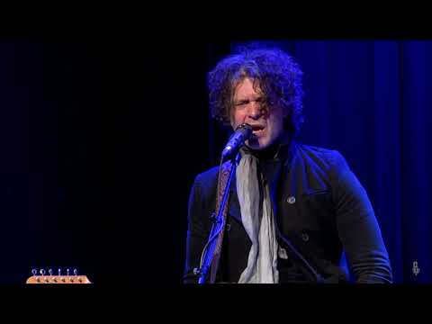 Doyle Bramhall II   The Veil eTown webisode #1134
