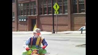 preview picture of video 'Shrine clowns at the Springfield VT alumni parade 2012'