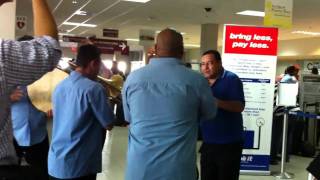 preview picture of video 'Yaquis Campeones Serie del Caribe 2011 Despedida Aeropuerto Aguadilla, Puerto Rico'