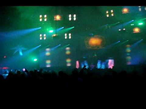 Paul Oakenfold spinning 'We Love You Las Vegas' at Rain Nightclub / Palms Las Vegas!