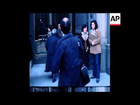 SYND 1 12 79 EXTERIOR COURTHOUSE SCENES OF MADRID ABORTION TRIAL