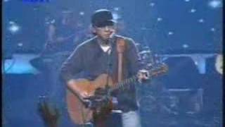 Download lagu Iwan Fals - Masih Bisa Cinta mp3 Download lagu Iwan Fals - Masih Bisa Cinta mp3