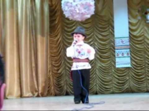 Iulian Borş - Cine urcă-n deal la vie