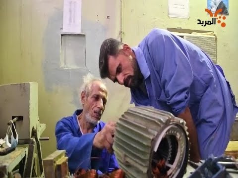 شاهد بالفيديو.. الاعاقة والتقاعد لم تمنعه من العمل مجانا في دائرته #المربد