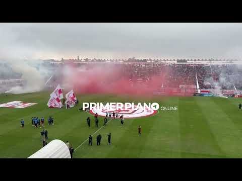 "EL IMPONENTE RECIBIMIENTO AL DEPORTIVO MORÓN EN EL CLÁSICO CON ALMIRANTE BROWN" Barra: Los Borrachos de Morón &bull; Club: Deportivo Morón &bull; País: Argentina