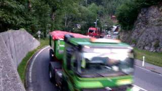 preview picture of video 'Passüberfahrt auf dem Brünig nach dem Truckerfestival 2009'