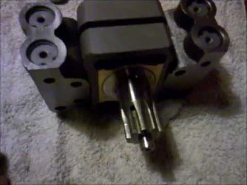 MF 165 Multi Power - MF Hydraulic Pump Overhaul - part 5