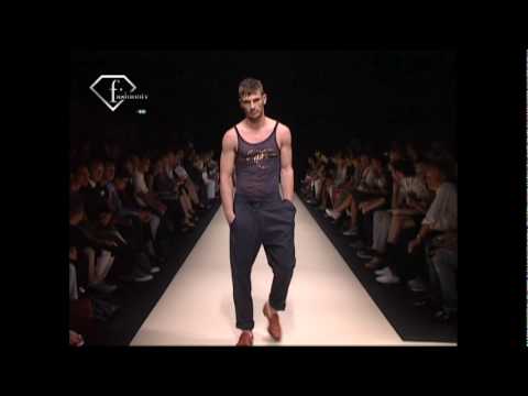 fashiontv | FTV.com - Vivienne Westwood  Milan men s/s 09