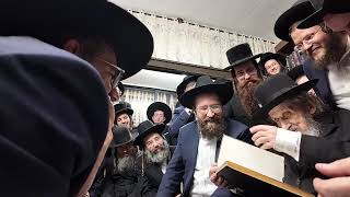 💣התגלית אחר עשרות שנים שהביא את מנהיג הדור להוסיף אות ו בשמו: המנהיג הרב לנדו חושף את הסיפור לראשונה