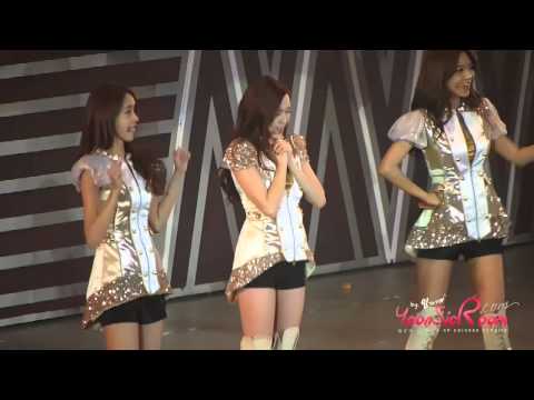 Fancam111109 - 10 Girls & Peace World Tour Hong Kong YoonSic moment