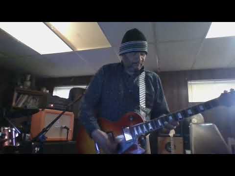 Bugera G5 w/Orang Cab Loaded w/Celestion 70 watt Vintage 30 solo demo.