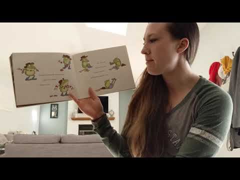 Book 9 - Froggy Gets Dressed 🧦