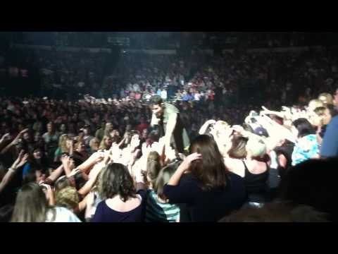 Joey McIntyre - Up Close!  6/21/11 Nashville