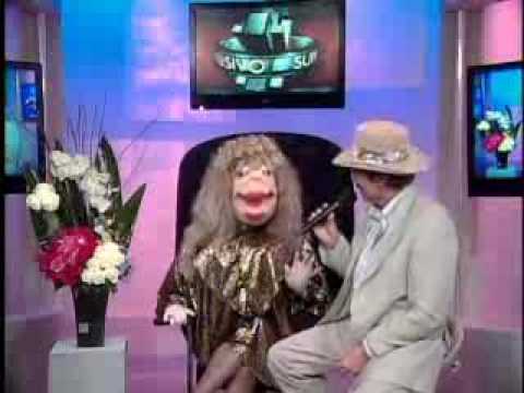 SuperXclusivo 2/15/10 - Alegan relación entre Dulce y su abogado 2/2