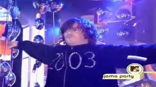 Jack Black sings Back In Black (w/ Foo Fighters)
