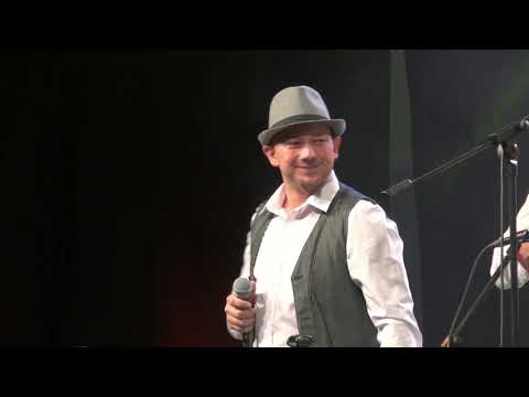 Ansambel Novi spomini in mama Manka - Natočim ti cvička materinega (v živo)