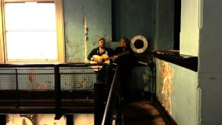Gareth Dunlop &amp; Kim Richey - Keep Coming Back (live from the Titanic pump house in Belfast)