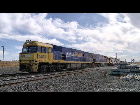 3XM4 Freight Train With Steel Wagons & Shipping Containers (8/2/2023) - PoathTV Australian Railways