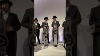 מיילך בראונשטיין עם מקהלת שירה ותזמורת של יומן געלב בבר מצווה
