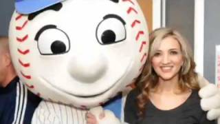Sarah Darling Sings For The METS