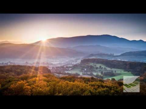 OceanLab vs Gareth Emery - On a Metropolis Day (Myon & Shane 54 Mashup)