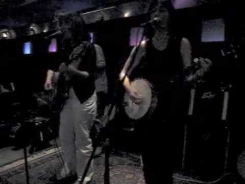 The Wiggins Sisters at Artists' Lounge - I Want To Go To Texas- 090209 Video by Su Polo