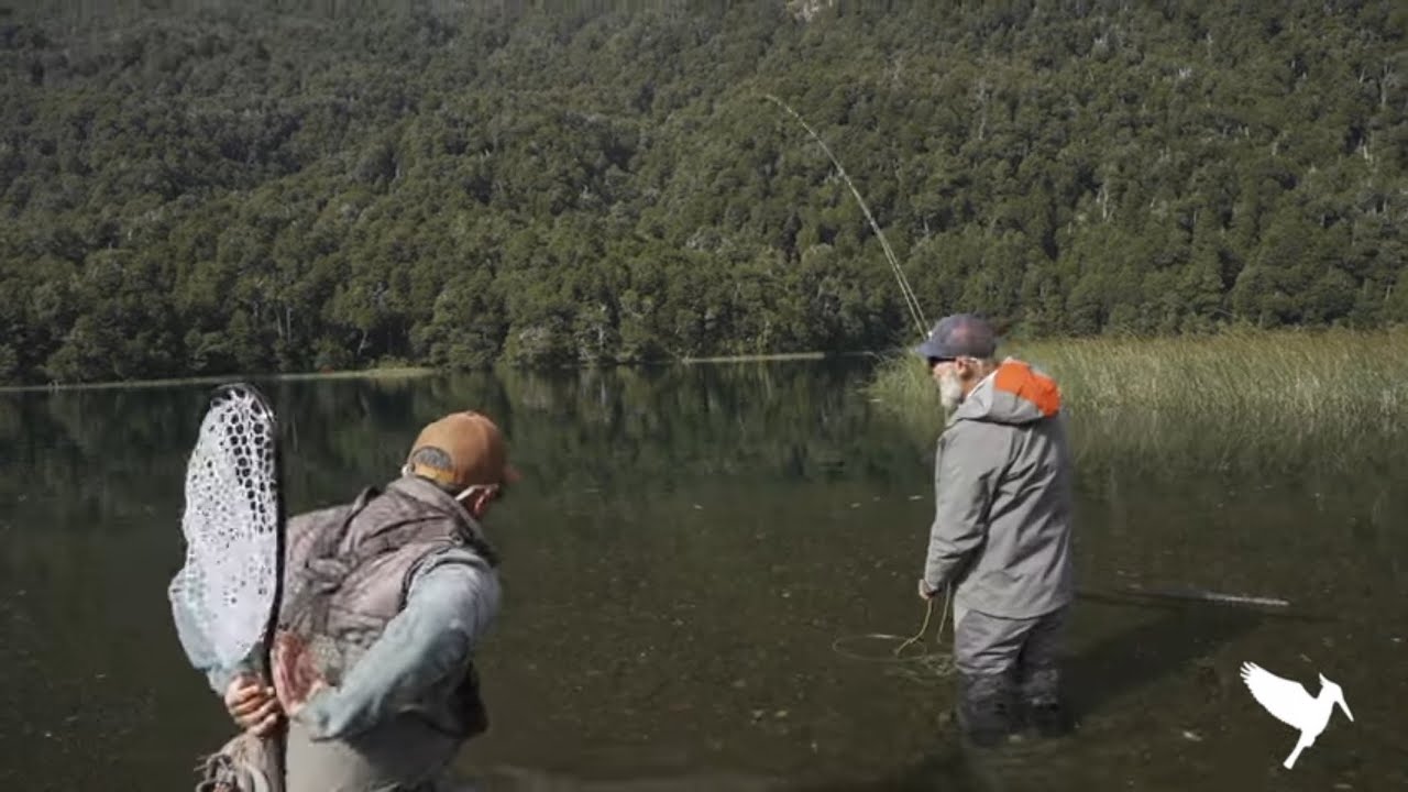 Pesca en Lago Fonck Bariloche Patagonia Truchas Arco Iris y Fontinalis junto a Río Manso Lodge Arg.