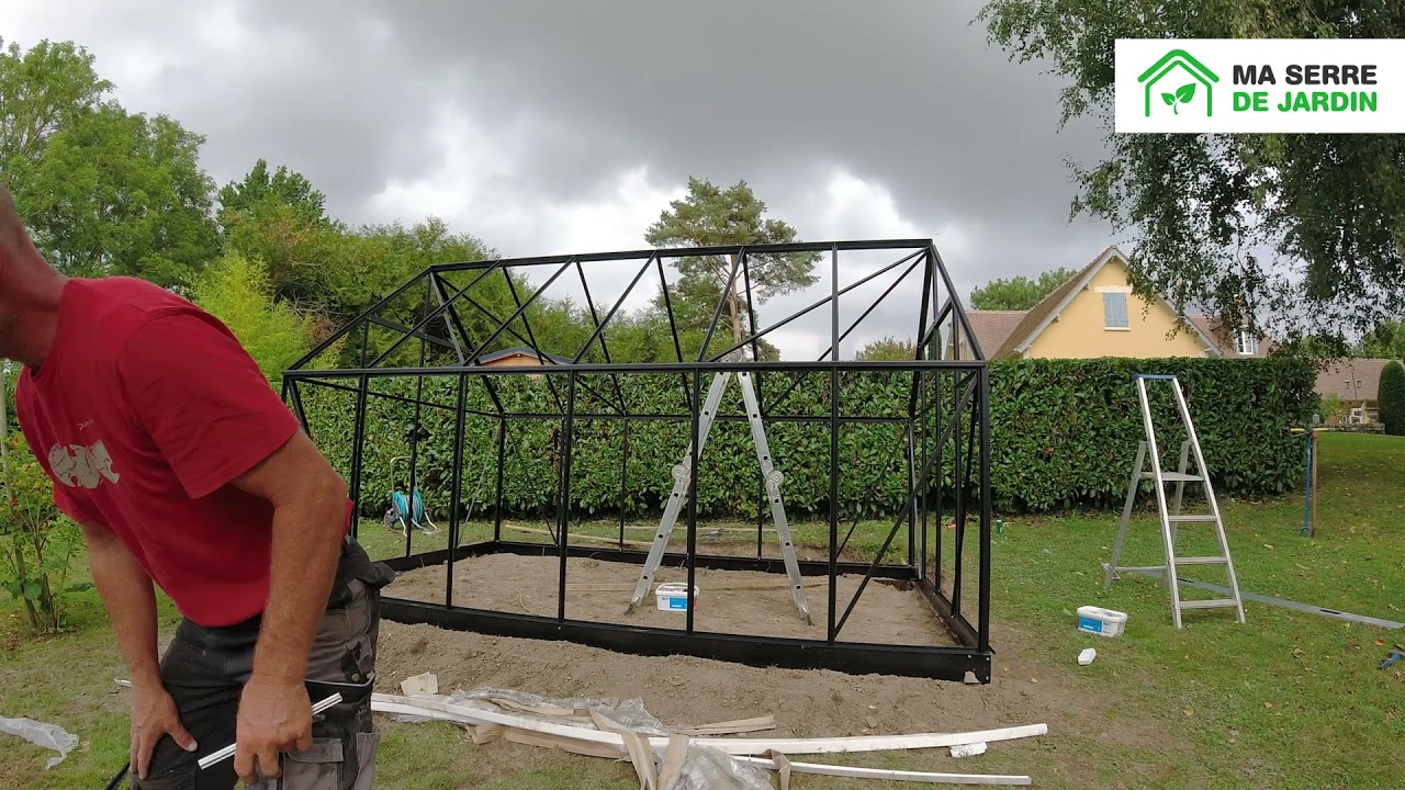 Montage du Pack serre 9,9m² anthracite en verre + embase noire Universal Halls