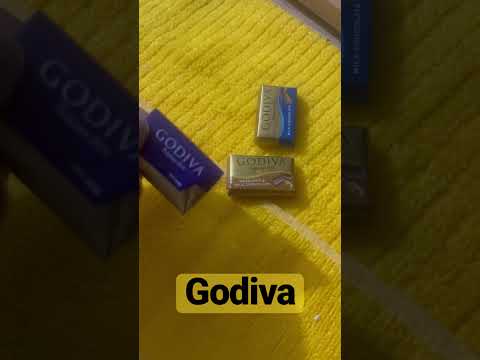 Godiva Chocolates II Ginger Duke #asmr #satisfying #youtubeshorts #shorts