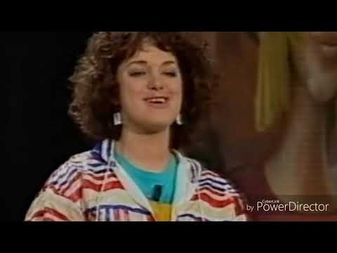Ivan Mládek - Žaba puk kazoo demonstration.