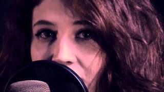 Janet Devlin - Whisky Lullabies (Live @ A&amp;B Studios)
