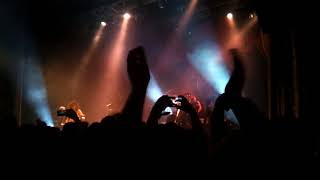 Airbourne - Down on you(Teatro De Flores -2 de Septiembre de 2017)