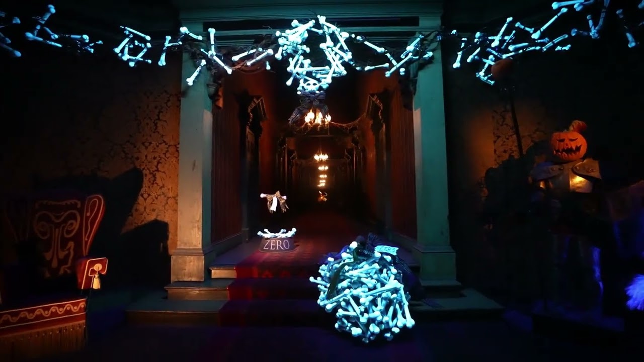 4K Haunted Mansion Holiday Disneyland 2025