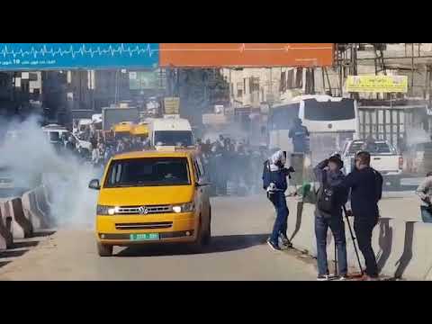 رام الله : فيديو.. عشرات حالات الاختناق بالغاز الإسرائيلي بصفوف صحافيين عرب وأجانب شمالي القدس !!