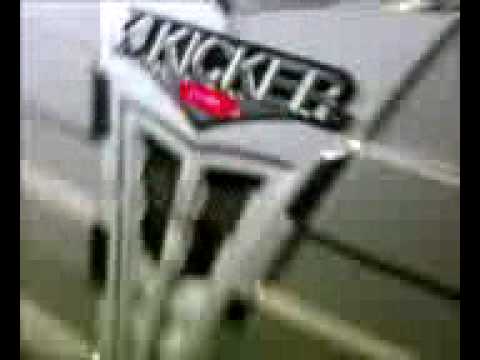 kicker 18 solo x kicker kx1200.1  mono amp and power acoustik  5 farad capacitor  PART 4