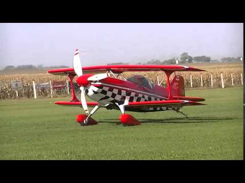 Pitts S-1-11B Super Stinker LV-X562 aterrizando en Villa Cañas el 03-05-2015