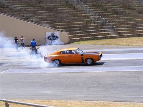 RT E49 CHARGER Vs VJ V8 CHARGER