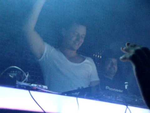 Fedde le Grand @ Yalta club - 26.02.11 - Wippenberg - Pong (Tocadisco remix)