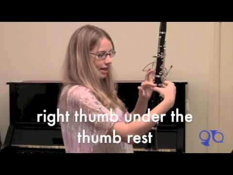 How to hold the clarinet at GoBravo Music