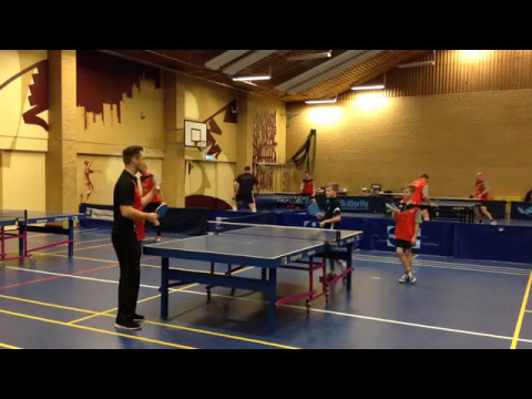 De unge talenter får en løbetur og har lidt sjov med sandpapir