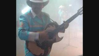 Los Cadetes De Linares - El Botas Blancas (Lupe Tijerina &amp; Genaro Cruz)