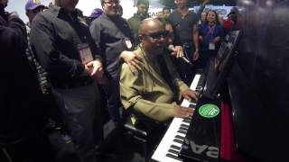 Stevie Wonder plays the Casio Grand Hybrid at NAMM