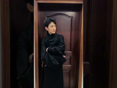 Tenzin"When I meet people from my hometown, I've the urge to wear Tibetan robes and dance Guozhuang"