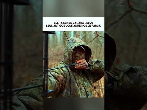 Ele é um soldado das forças especiais aposentado.