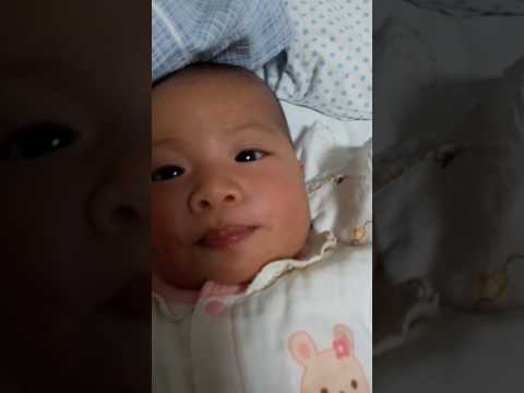 สาวเล่นบริสุทธิ์ที่มีหน้าอกเล็ก ชุดชั้นในสำหรับหน้าอกเล็ก
