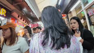 Walking Wang Lang Pier Market from Hop on Hop Ferry