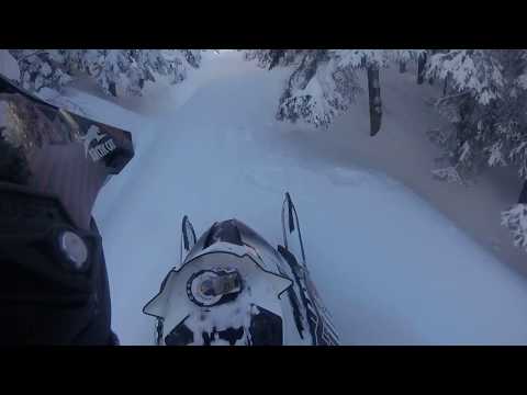 Arctic cat M8000 153 Pro climb hilclimb in deep powder