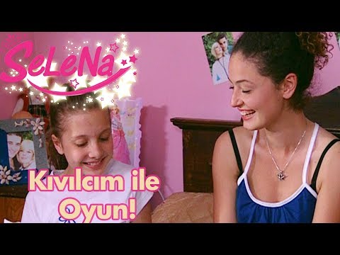 Kızlar Kıvılcım ile oyun oynuyor - Selena