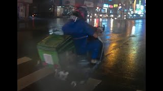老闆說送到客人手上之前要先搖一下