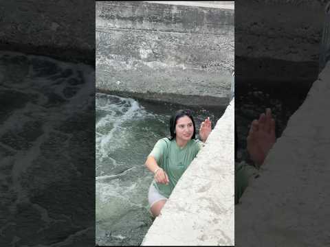 Saliendo del agua en las canaletas